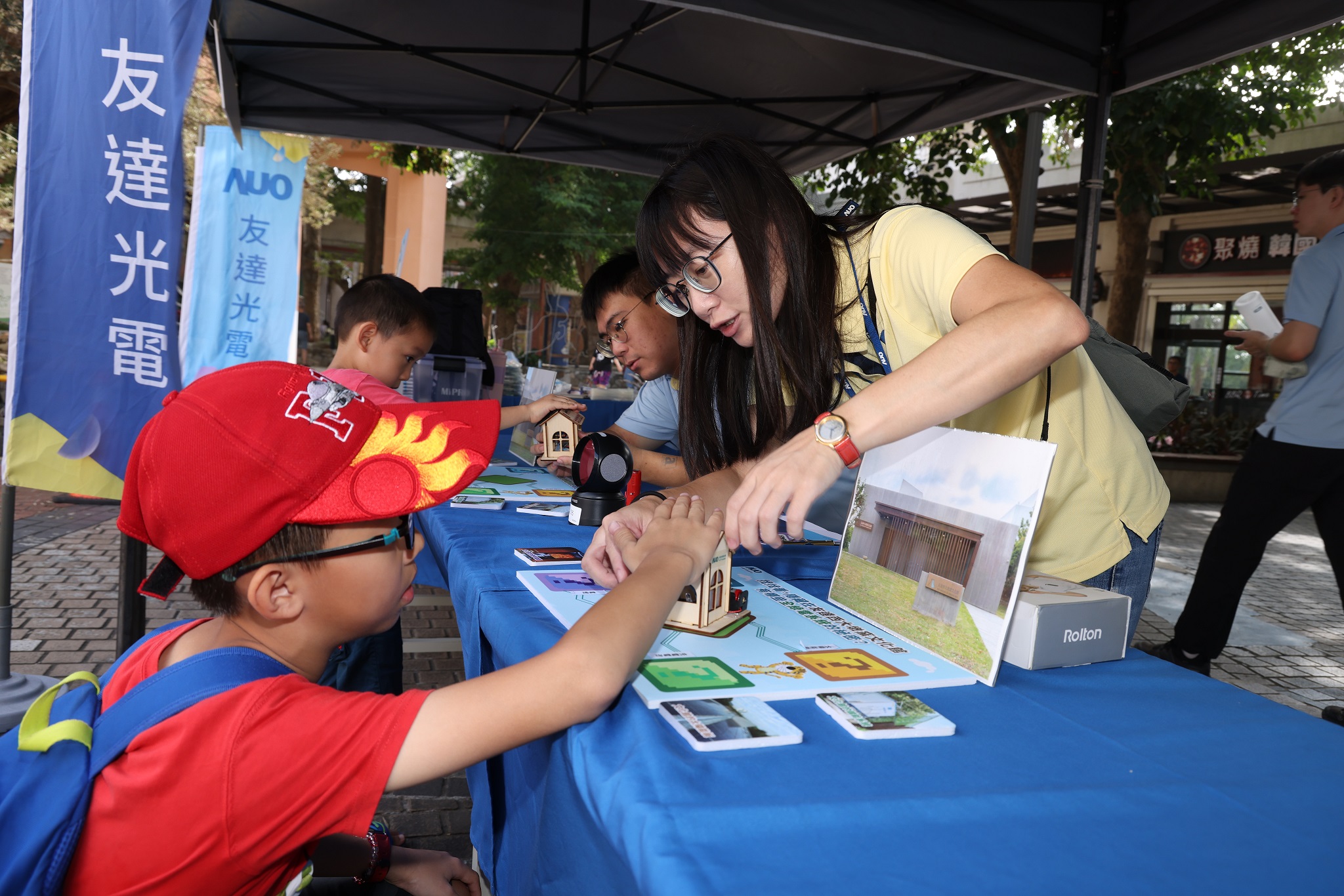 友達投入永續素養教育多年，從自身的環境教育場域走入校園、各式活動現場，合作夥伴亦擴及到NGO、公部門與供應鏈，豐碩成果獲「社會共融領袖獎」