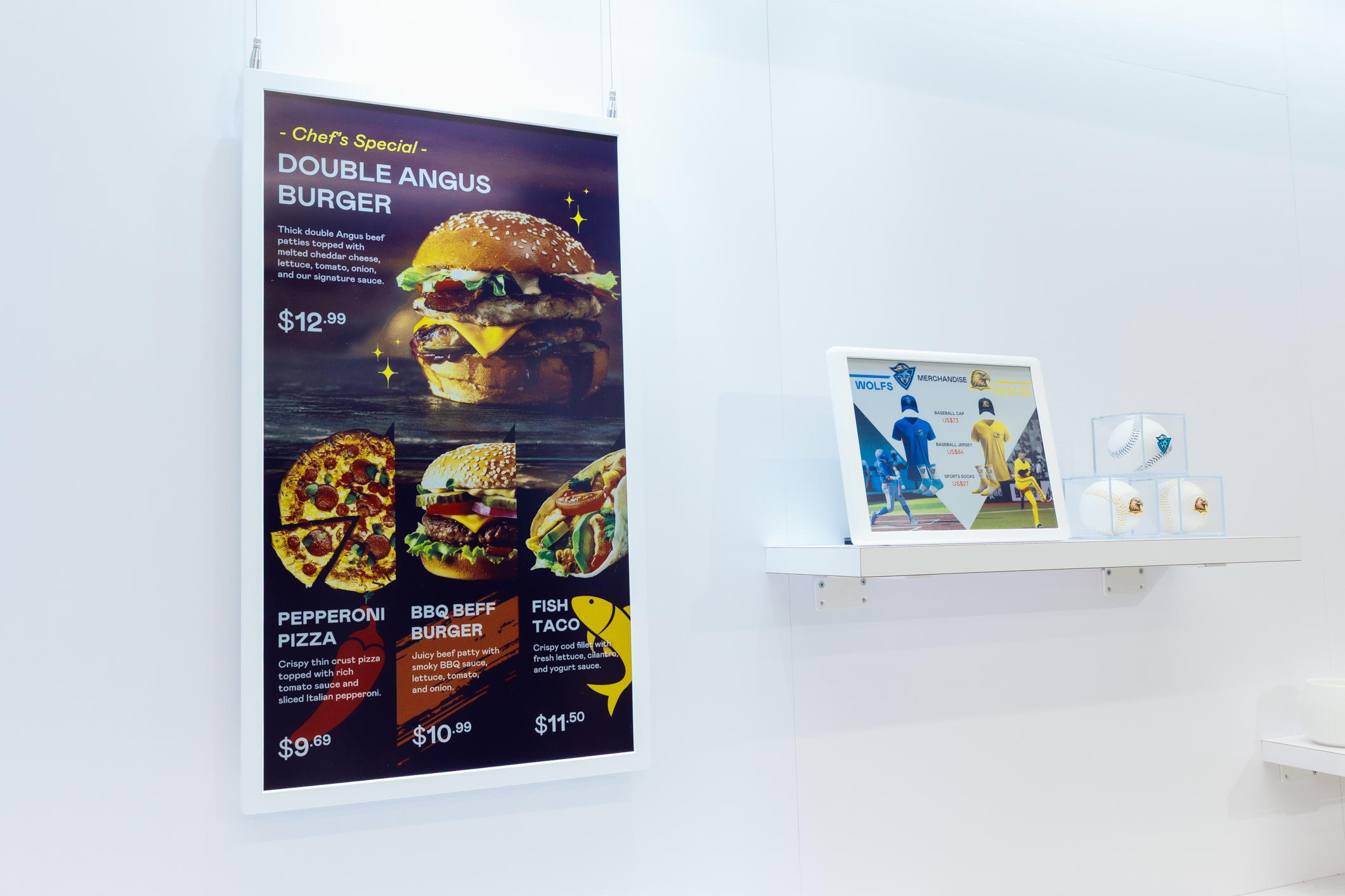 达擎开发的低功耗、全彩的aecoPost电子纸解决方案，仅在更新画面时需要微量的电力驱动，无需布建电线的便捷设计，使其可灵活应用、弹性选择置放处；可搭配aecoTag电子货架卷标解决方案，驱动商店内所有数字广告牌和电子货架卷标，以远程控制实现动态变价，提升门市人员作业效率，并以无纸化落实永续经营目标。